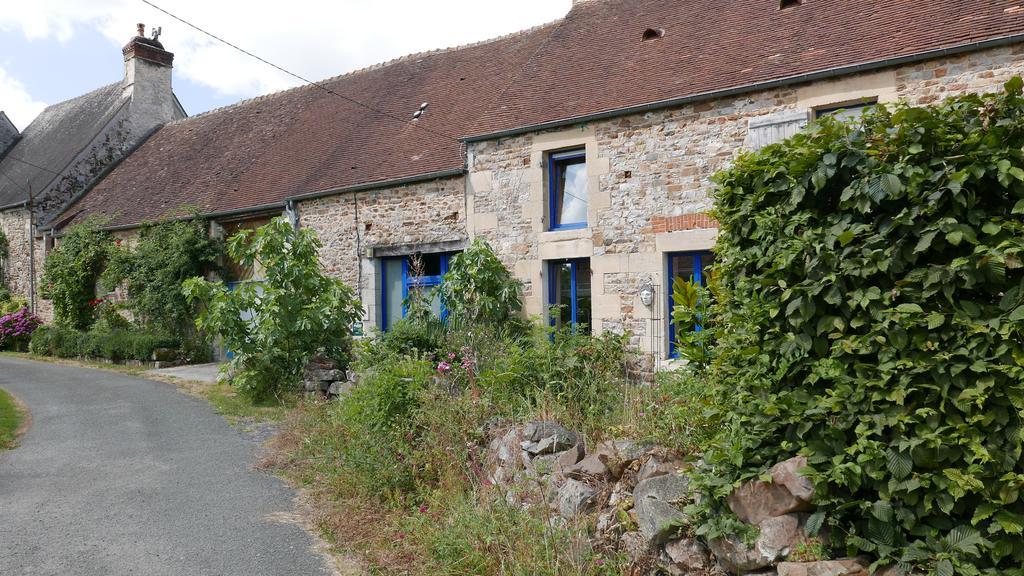 La Cage Aux Oiseaux Bed & Breakfast La Lande-de-Goult Bagian luar foto