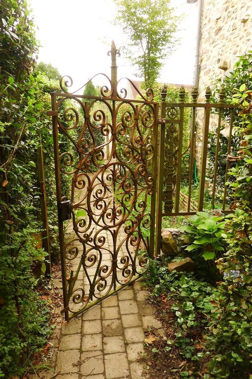 La Cage Aux Oiseaux Bed & Breakfast La Lande-de-Goult Bagian luar foto