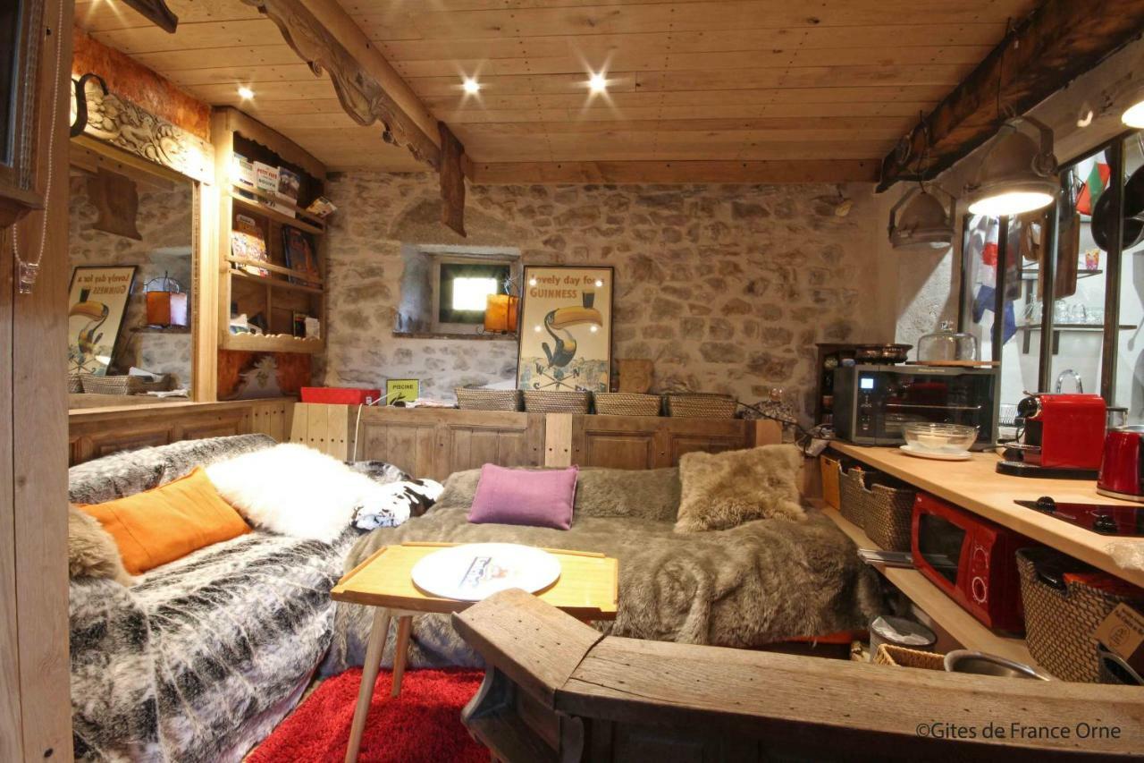 La Cage Aux Oiseaux Bed & Breakfast La Lande-de-Goult Bagian luar foto