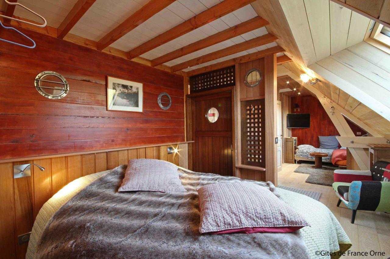 La Cage Aux Oiseaux Bed & Breakfast La Lande-de-Goult Bagian luar foto